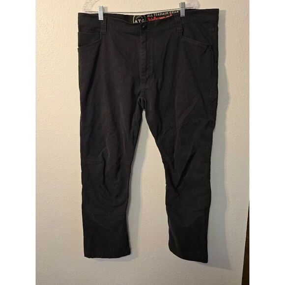 Wrangler All Terrain Gear Black  Reinforced Utility Jeans Mens Size 42x30 - Picture 1 of 10
